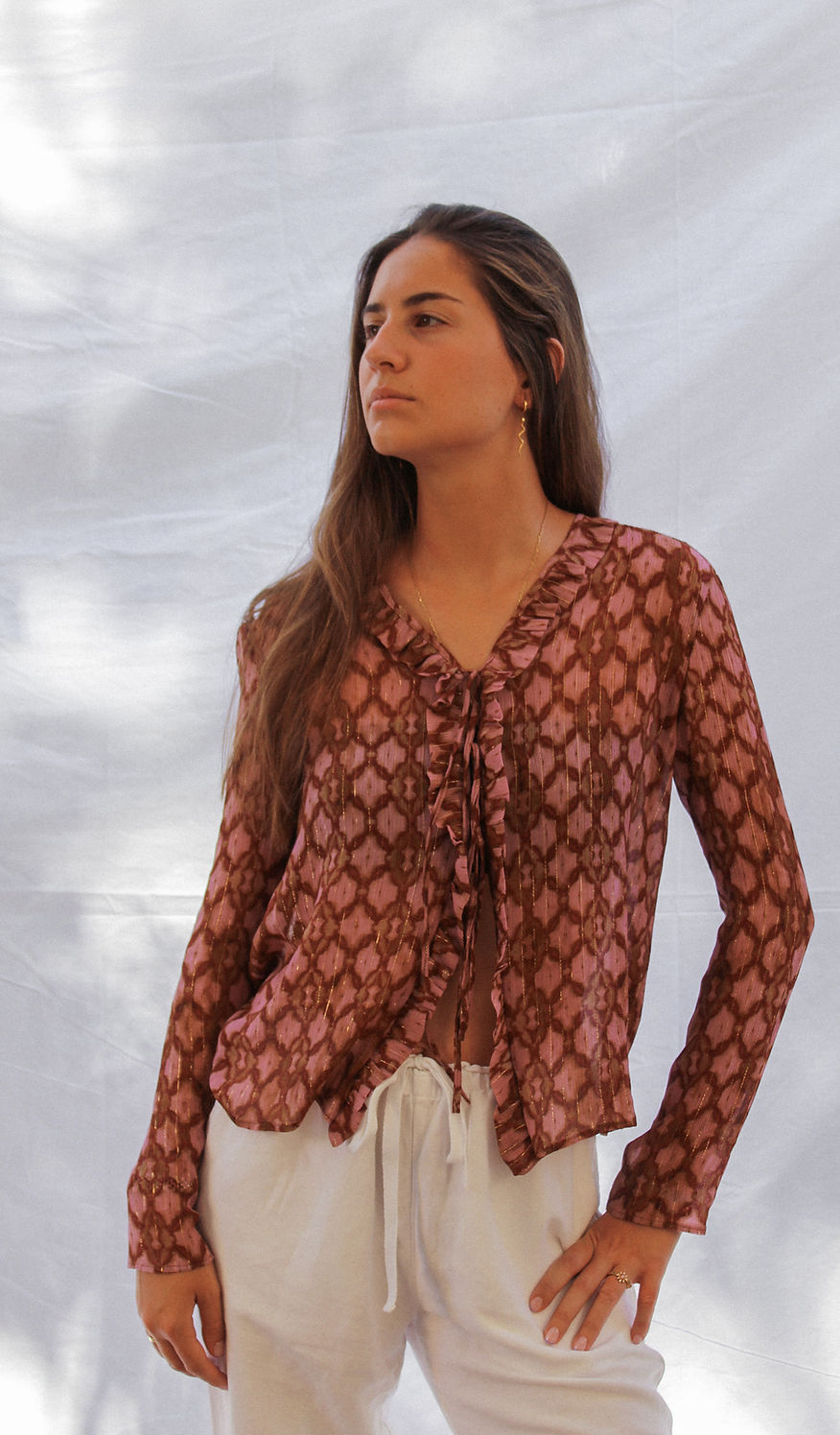 Blusa estampada de volantes y manga recta larga